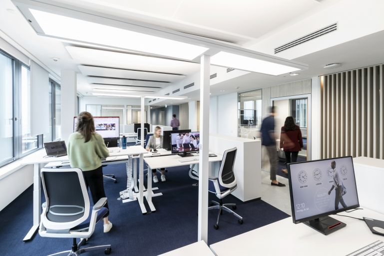 7_olympus_emea_zentrale_standardarbeitsplatz