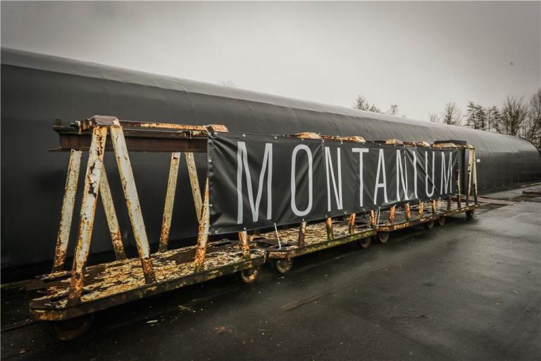 das-montanium-wurde-auf-dem-zechenplatz-vor-der-2030048-copyright-lwl-gehrmann